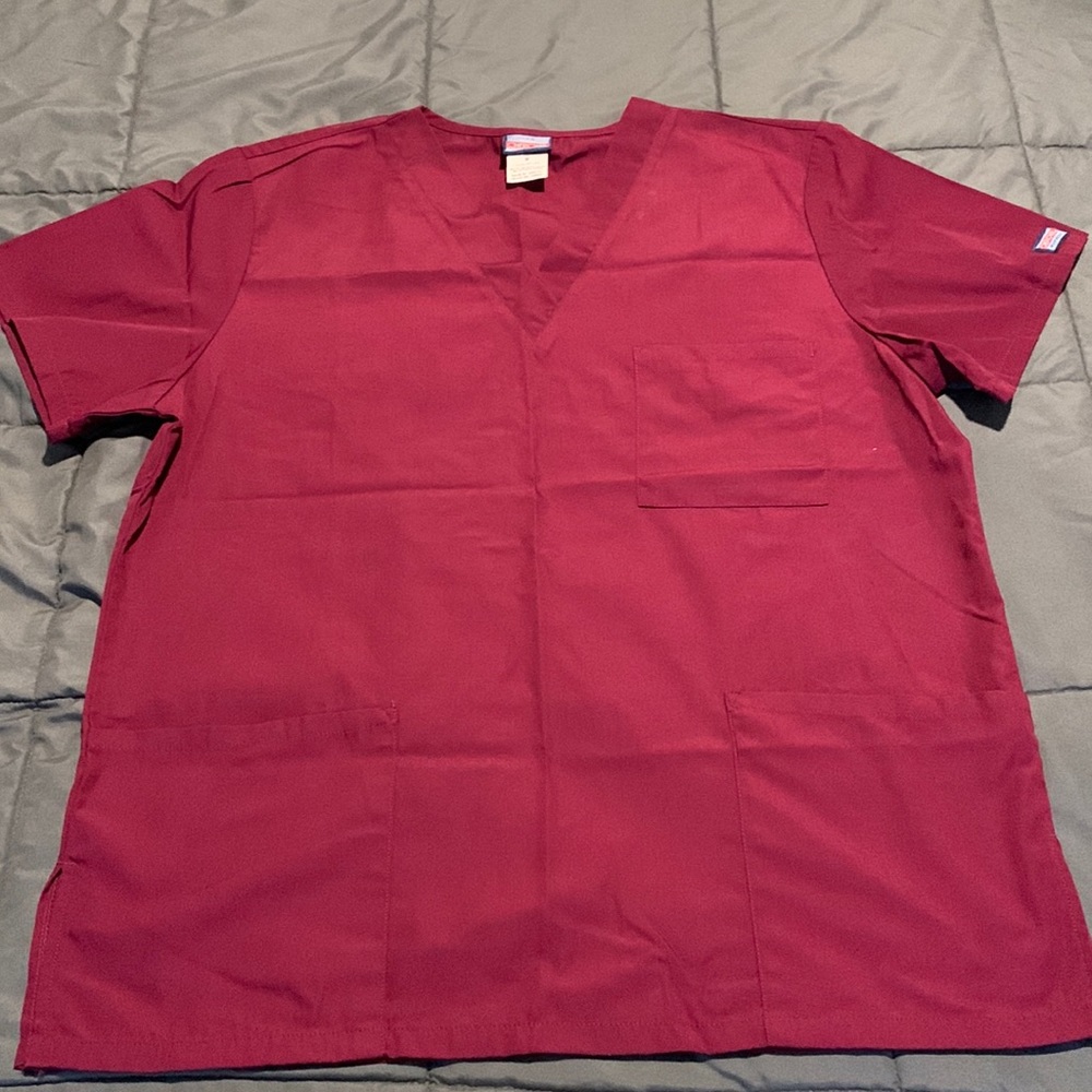 New Cherokee Workwear scrub set (top and bottom). M Size Burgundy Color
